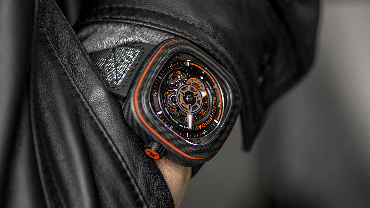 NWA: SEVENFRIDAY P3C/09 Orange Carbon