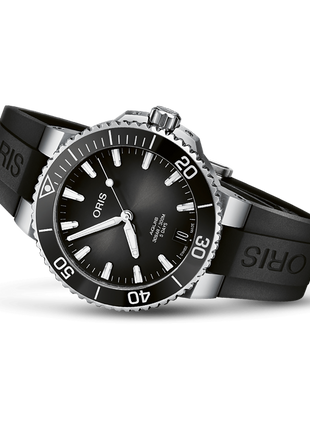 Oris Aquis Date Calibre 400 Black 41.5mm