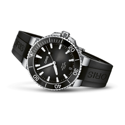 Oris Aquis Date Calibre 400 Black 41.5mm