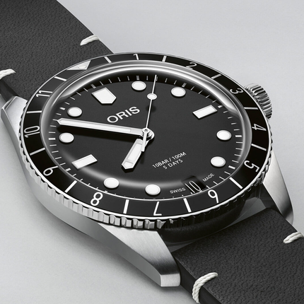 Oris Divers Sixty-Five 12H Calibre 400