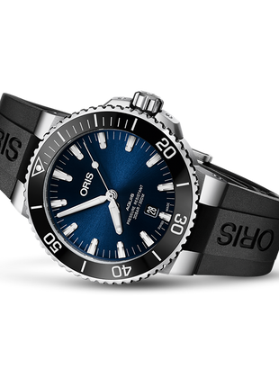 Oris Aquis Date Blue 43.5mm