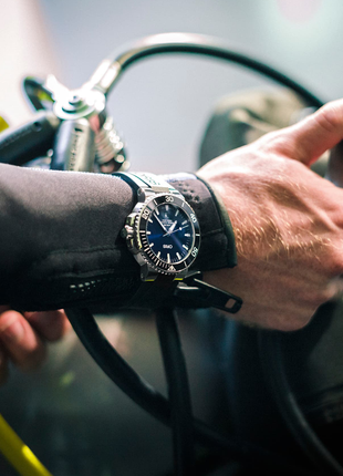 Oris Aquis Date Blue 43.5mm