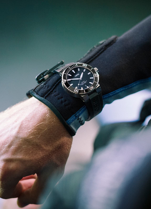 Oris Aquis Date Blue 43.5mm