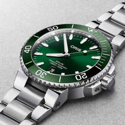 Oris Aquis Date Green 41.5mm