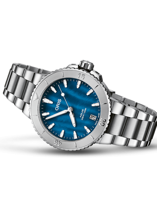 Oris Aquis Date MOP Aegean Blue 36.5mm