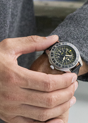 Aviator Airacobra GMT Black