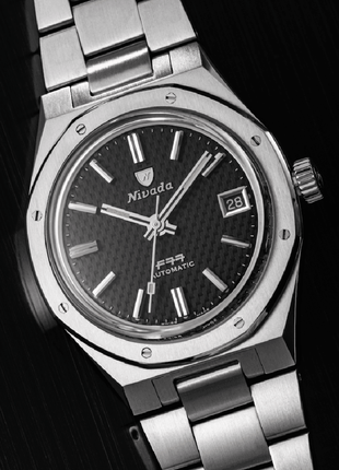 Nivada Grenchen F77 Black with Date