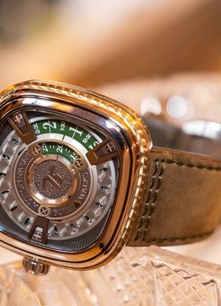 SEVENFRIDAY M2/05