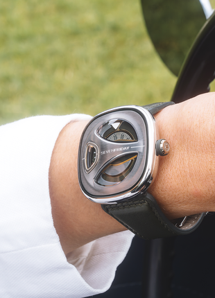 SEVENFRIDAY ME1/02