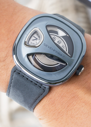 SEVENFRIDAY ME3/01