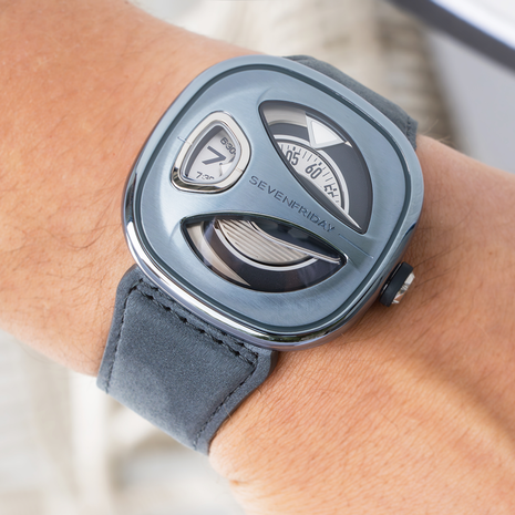 SEVENFRIDAY ME3/01