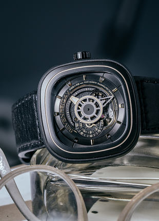 SEVENFRIDAY P2B/02