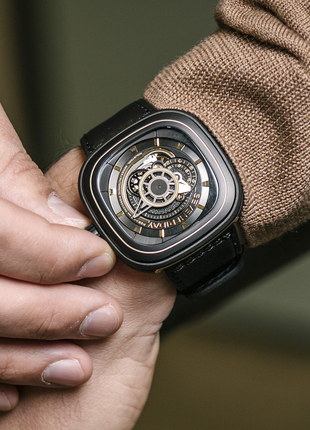 SEVENFRIDAY P2B/02