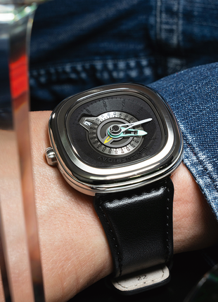 SEVENFRIDAY PG1/01