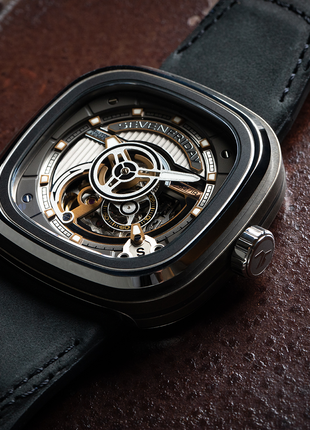 SEVENFRIDAY PS2/01