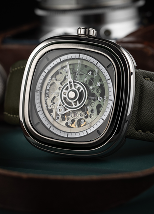 SEVENFRIDAY T1/06
