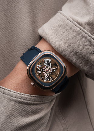 SEVENFRIDAY T2/08
