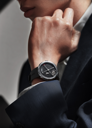 CIGA DESIGN Everest China 45mm automaton watch worn on the wrist