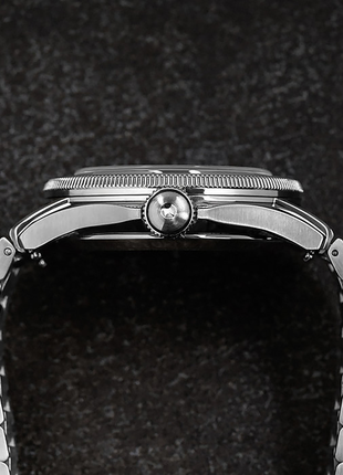 Side profile of Horizon Nemo Grey Weave 40mm stainless-steel automatic watch