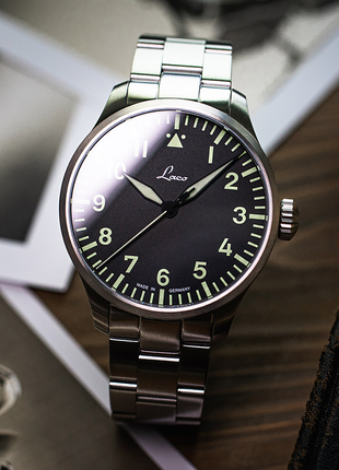Laco Augsburg 39 MB 39mm automatic pilot watch with black Type A dial and stainless-steel bracelet