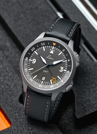 Angled view of Laco Frankfurt 43 GMT Schwarz with dark sandblasted stainless-steel case