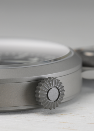 Crown of Laco Heidelberg 39 Automatic Original Pilot Watch with Baumuster A dial, sandblasted stainless steel case and brown riveted leather strap