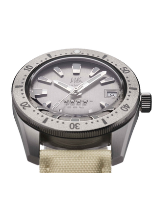Silver-grey sunray dial of the Shanghai Watch Commander Scout with wedge indices and military insignia