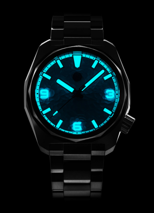Lume shot of Zelos Hammerhead 43 Field DLC Storm automatic watch with dusty lavender dial