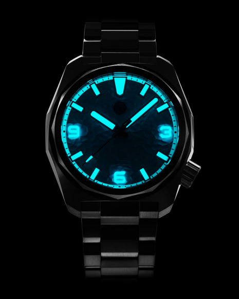 Lume shot of Zelos Hammerhead 43 Field DLC Storm automatic watch with dusty lavender dial
